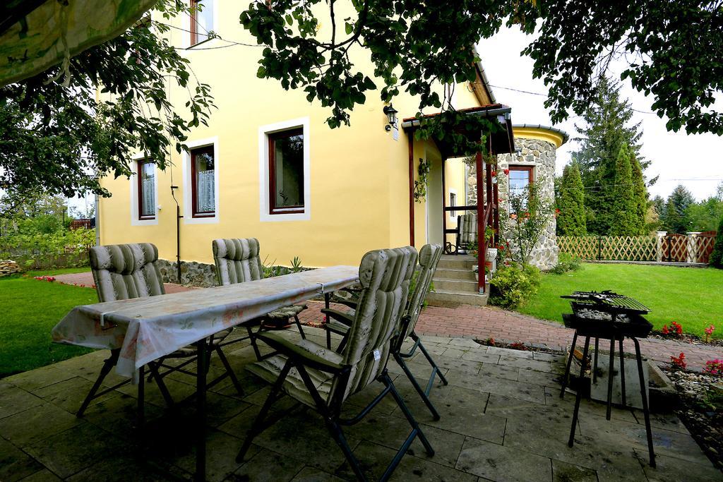 Nemes Apartman Eger Ruang foto