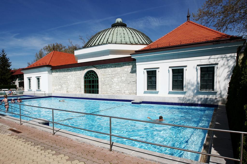 Nemes Apartman Eger Ruang foto