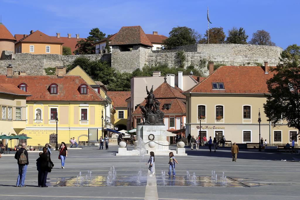 Nemes Apartman Eger Ruang foto